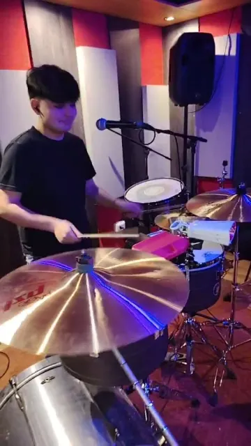 Facebook stage post